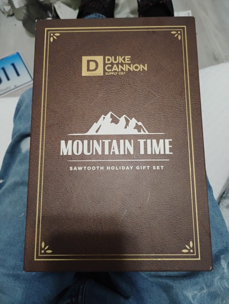 Duke Cannon Mountain Time Gift Set