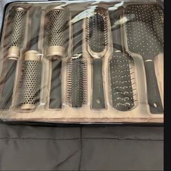It’s A Beautiful Set Of 7 Pieces Of brushes, their brand new It’s Good As  gift for someone