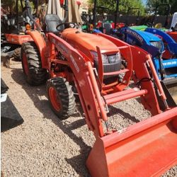 Kubota L3901 Tractor