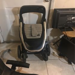 Baby’s Car Stroller  W Over Head Protection 