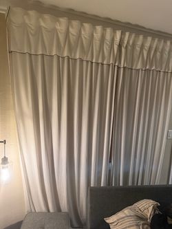 Curtain set with rod