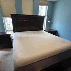 5 Piece Solid Wood Bedroom Set 