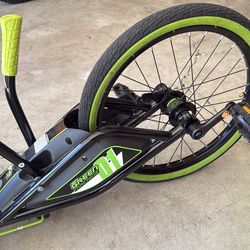 HUFFY GREEN MACHINE