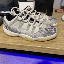 Jordan 11 Retro Low Snake Light Bone 