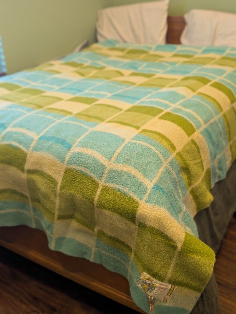 Vintage 100% wool Leides Deken blanket