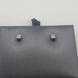 14KT WHITE GOLD DIAMOND STUDS PRINCESS CUT