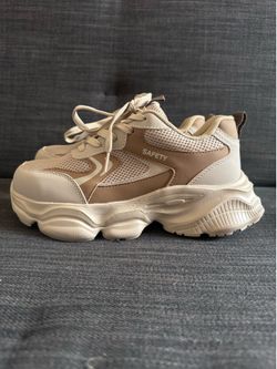 Defend Safety Women’s Size 8/8.5 Steel Toe Sneakers with Puncture Proof Sole