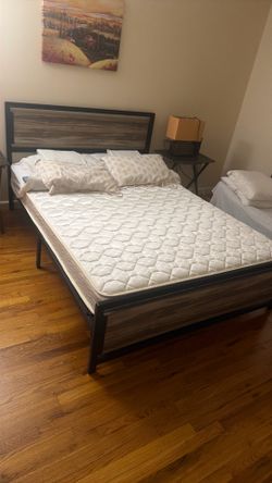 Bed set with mattress and frame