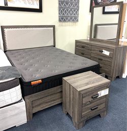 4 pc Queen bedroom set