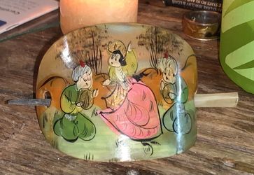 Hand painted ivory bun holder