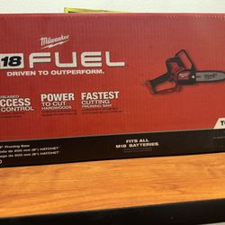 Milwaukee M18 FUEL 18V Lithium-Ion Brushless Battery 8 in. HATCHET Pruning Saw