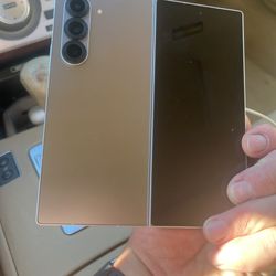 Galaxy Z Fold 6 