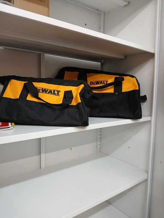 Dewalt New Tho Bags