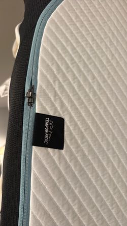 Tempur-Pedic KING Size mattress