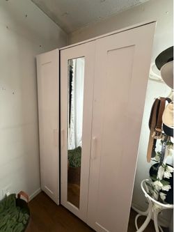 Wardrobe closet