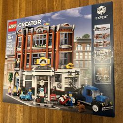 Lego CREATOR EXPERT Corner Garage (10264) Brand new