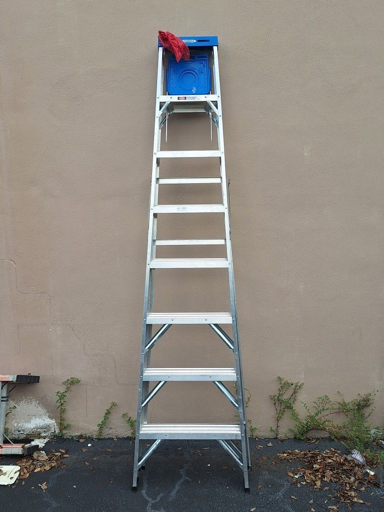 WERNER 8' ALUMINUM LADDER 