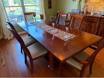 Gorgeous dining room table set for sale