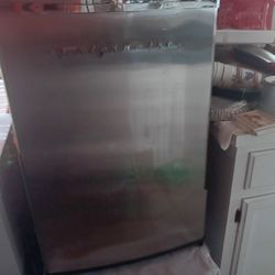 Frigidaire  Freezer (3.5)