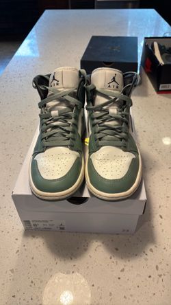Women’s Air Jordan 1 Mid