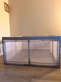 Baby Playpen with Mesh Sides 5x5 Good condition
