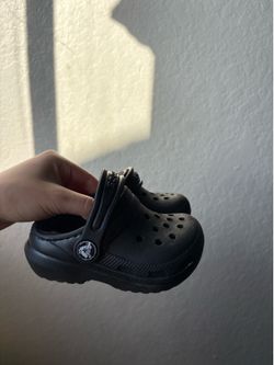 Black crocs 5c