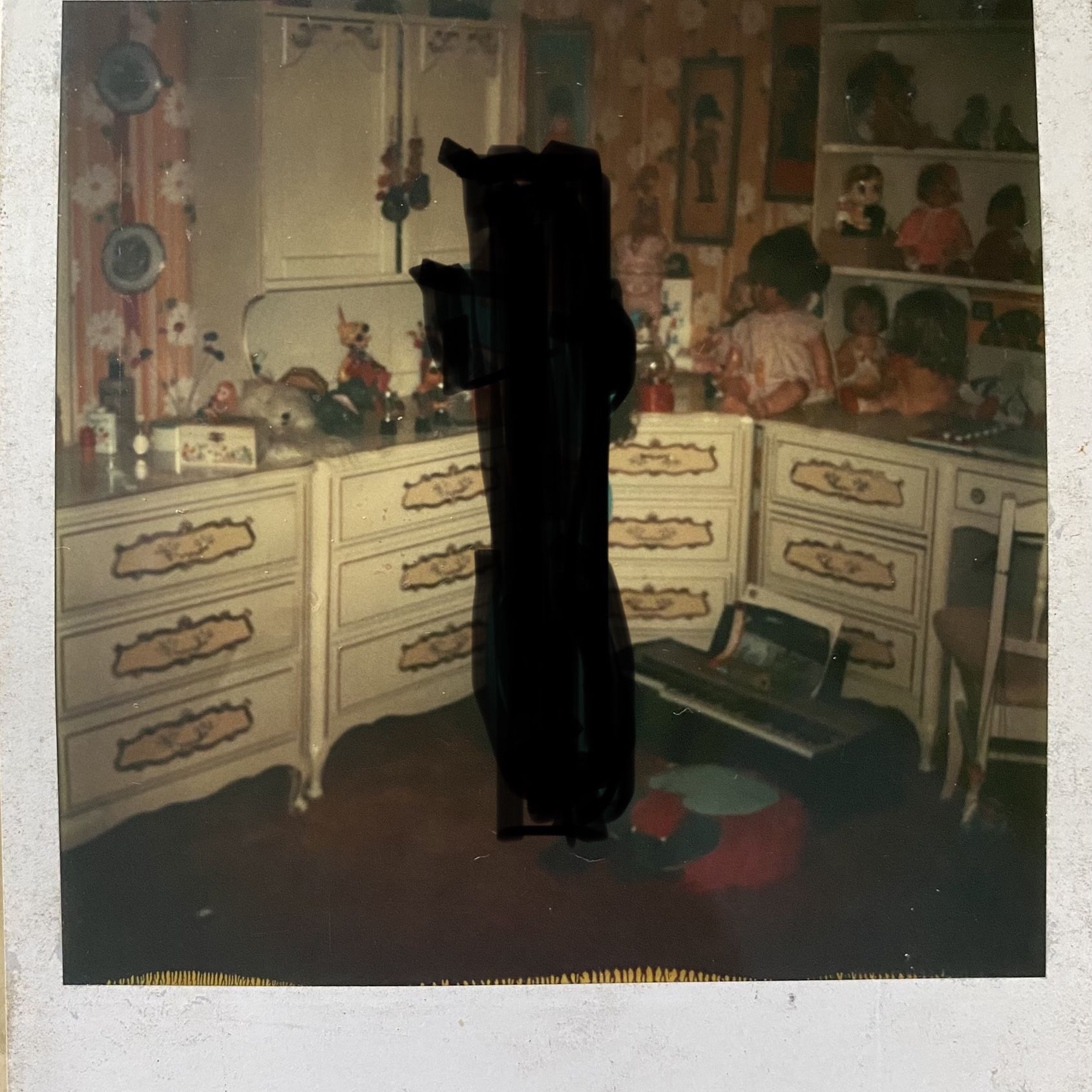 10 Piece French provincial Bedroom Dresser/VINTAGE solid wood Furniture