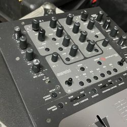 DJ Mixer - RANE 57SL 
