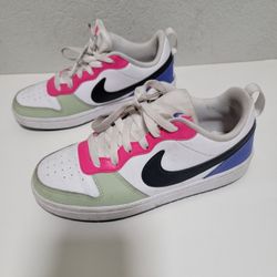 Youth Girls Nike Shoes Size 4Y