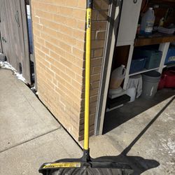 24” Suncast Snow Pusher