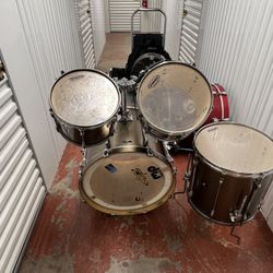 Tama Drum Set 