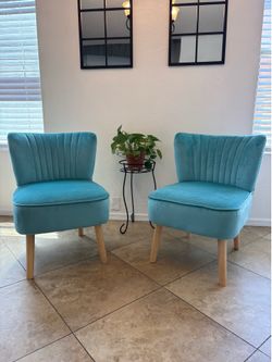 A pair of Modern Sofa chairs“ New”