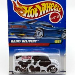 Hot Wheels 1:64 Scale Diecast Model - Dairy Delivery (Got Milk?)