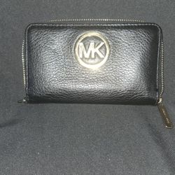 Michael Kors Wristlet Missing Strap