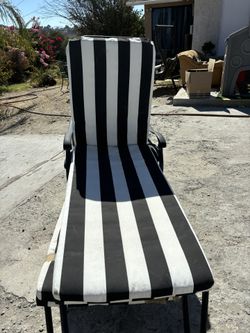 2 Lawn/pool Chairs