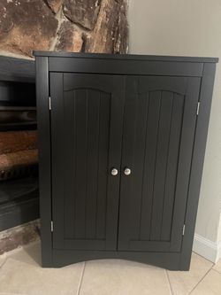 Michelina corner cabinet