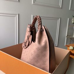 Louis Vuitton Purse for Sale in Raleigh, NC - OfferUp