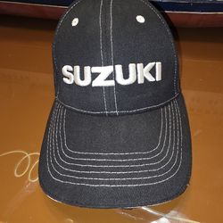 Suzuki Black and White Adjustable Strapback Baseball Cap 
Adult Size 
Good cond