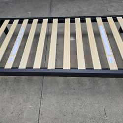 Zinus Metal Platform Bed Frame (Twin)