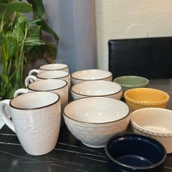 cups and plates set