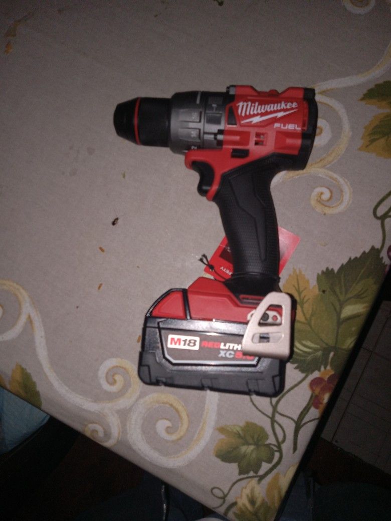 New Milwaukee M18 Fuel 4th Generation Hammer Drill With A 5.0 Battery
