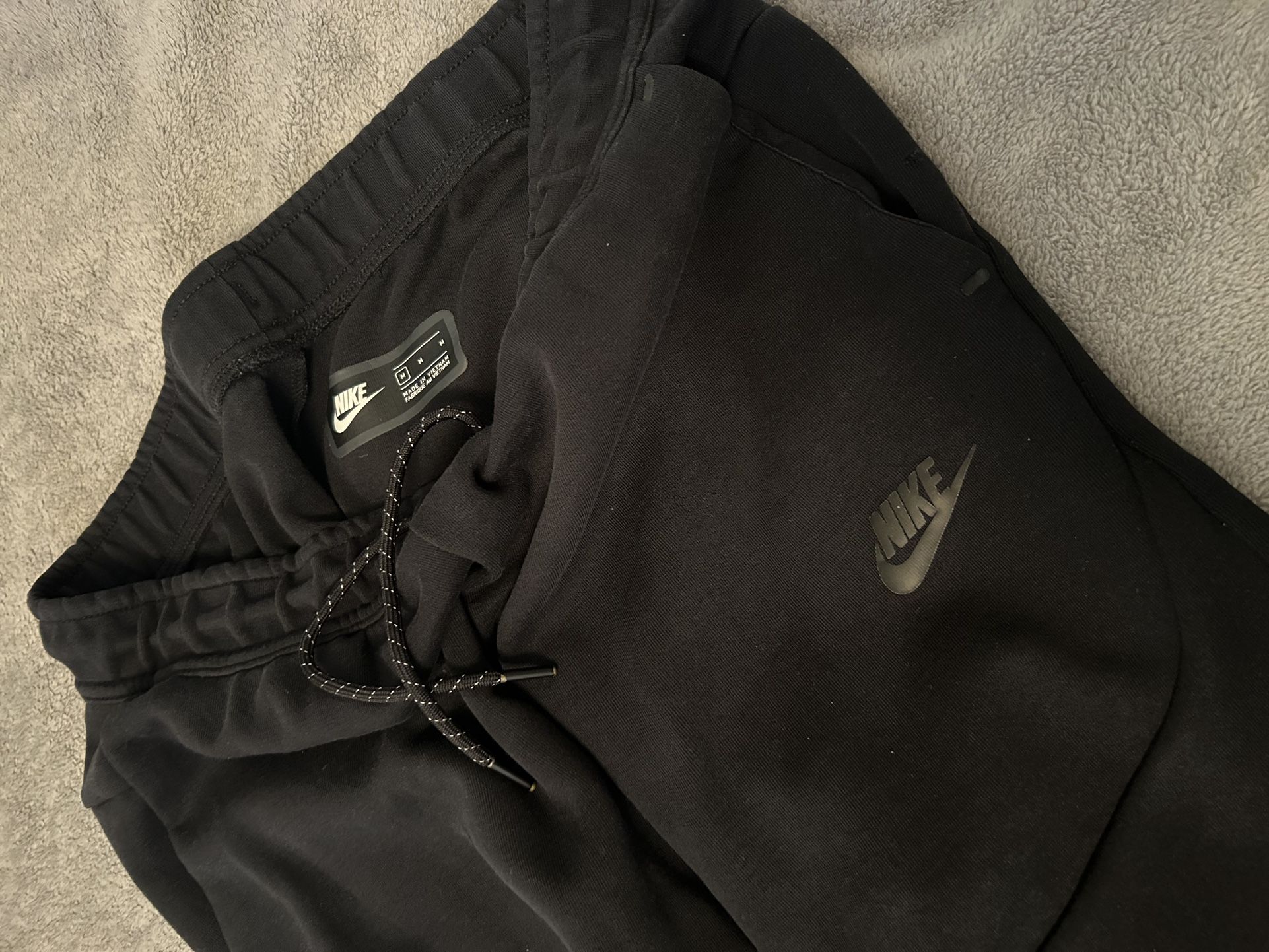 Men’s Nike Tech Pants