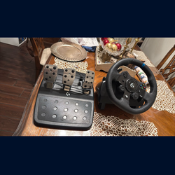 G923 steering wheel for Xbox or PC