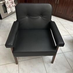 NEW TYBOATLE Faux Leather Black Armchair with Wooden Frame