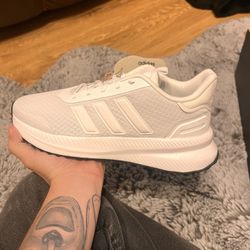 White Cloudfoam Adidas Women Size 7