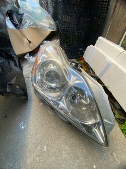 2011 Infiniti g35 headlight