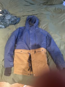 Air blaster Freedom Series Adult Small Ski Jacket. Has A Snow Skirt Used One Season