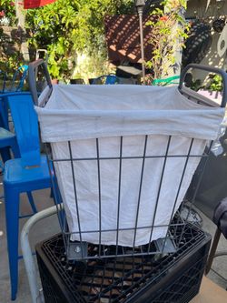 Wire basket laundry cart