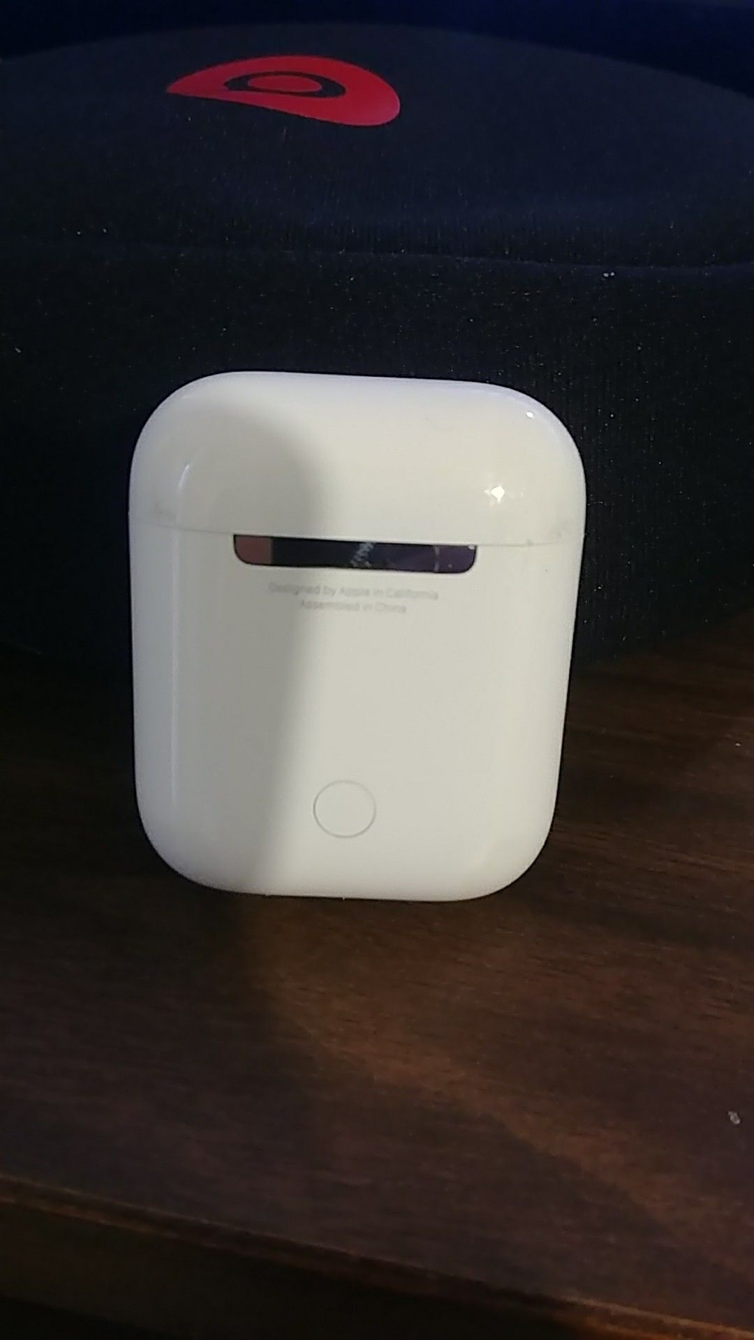 Apple Airpod (Right Airpod & charging case ONLY)