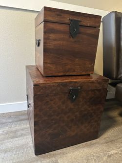 Solid Wood Distressed Trunk (Set of Two)